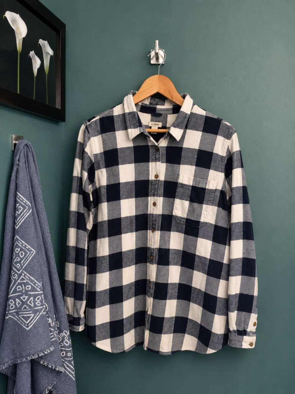L.L. Bean -Cozy Flannel Shirt-Women's- SZ 2XL- Colour Navy/ White Plaid